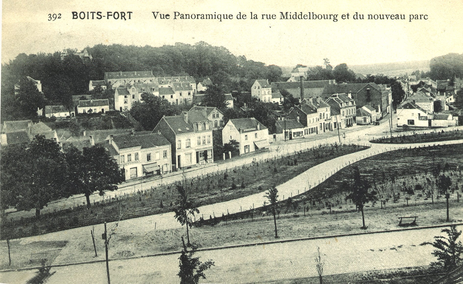 Vue du parc de Jagersveld et de la rue Middelbourg. Vers la droite on peut voir la brasserie Dewolfs avec sa cheminée - Carte postale Cartophilie Belge, vers 1910.